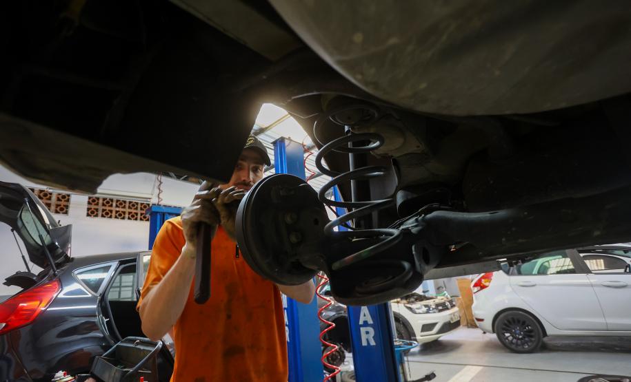 De acordo com dados do Caged, 316 cidades paranaenses registraram mais contratações com carteira assinada do que demissões de janeiro a maio de 2024.