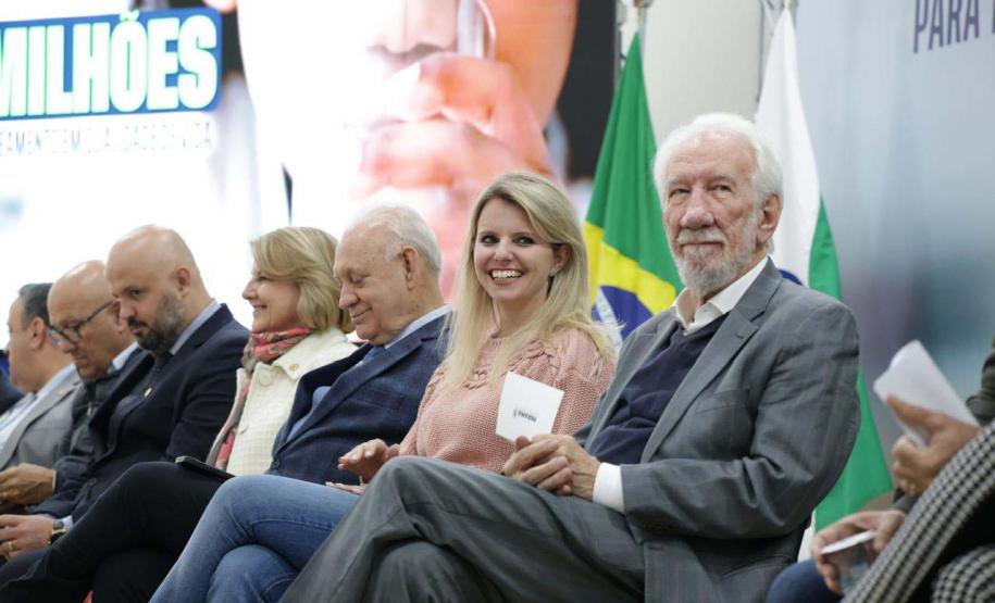 O governador em exercício Darci Piana e o presidente da Sanepar, Wilson Bley, anunciam nesta terça-feira (02) um pacote de investimento em saneamento rural e urbano e distribuição de água, além da conclusão de obras emblemáticas do setor.