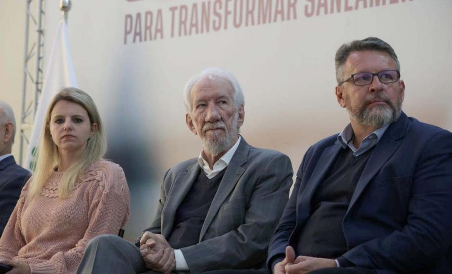 O governador em exercício Darci Piana e o presidente da Sanepar, Wilson Bley, anunciam nesta terça-feira (02) um pacote de investimento em saneamento rural e urbano e distribuição de água, além da conclusão de obras emblemáticas do setor.