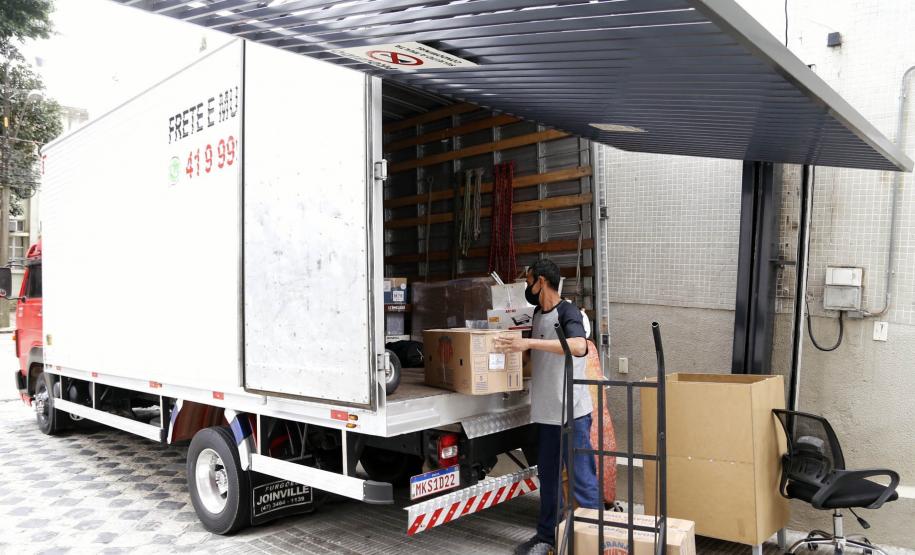 Serviços e turismo do Paraná crescem acima da média nacional no 1º semestre