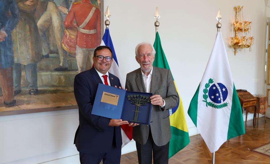 O vice-governador Darci Piana recebe nesta terca-feira (20), o embaixador da Costa Rica, Norman Lizano no Palacio Iguacu.