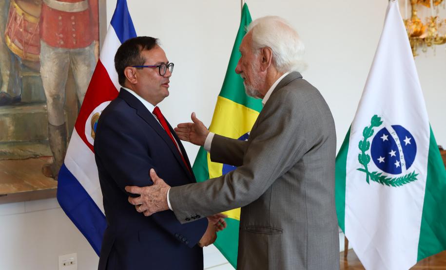 O vice-governador Darci Piana recebe nesta terca-feira (20), o embaixador da Costa Rica, Norman Lizano no Palacio Iguacu.