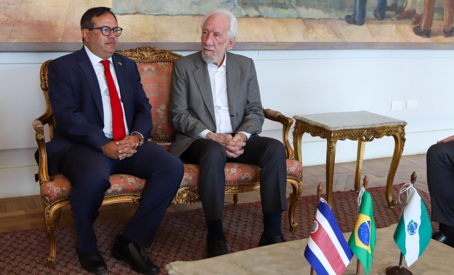 O vice-governador Darci Piana recebe nesta terca-feira (20), o embaixador da Costa Rica, Norman Lizano no Palacio Iguacu.