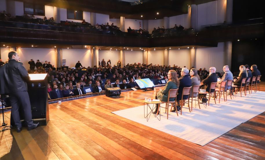 O Governo do Estado, por meio da Secretaria da Inovação, Modernização e Transformação Digital (SEI), apresentou nesta terça-feira (13) novidades voltadas à inovação: a criação de um novo hub para Govtechs e um acordo de colaboração com a Agência Brasileira de Desenvolvimento Industrial (ABDI), do governo federal, que dará apoio técnico especializado para futuras contratações do Estado em Pesquisa e Desenvolvimento (P&D).