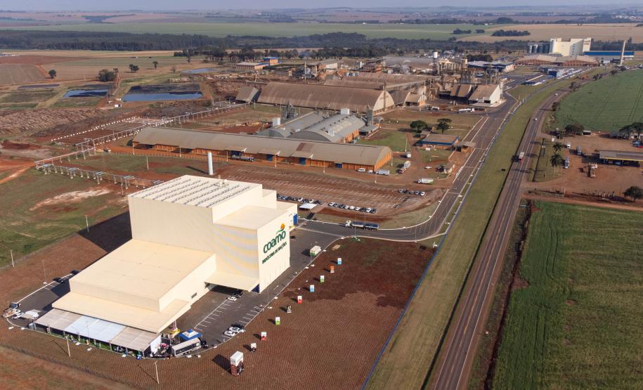 Campo Mourão, 16 de agosto de 2024 - O governador Carlos Massa Ratinho Junior participa da inauguração da indústria de rações e do lançamento da pedra fundamental da indústria de etanol e milho da Coamo em Campo Mourão.