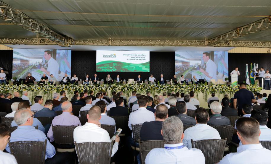 Campo Mourão, 16 de agosto de 2024 - O governador Carlos Massa Ratinho Junior participa da inauguração da indústria de rações e do lançamento da pedra fundamental da indústria de etanol e milho da Coamo em Campo Mourão.