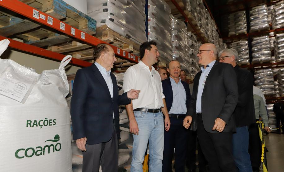 Campo Mourão, 16 de agosto de 2024 - O governador Carlos Massa Ratinho Junior participa da inauguração da indústria de rações e do lançamento da pedra fundamental da indústria de etanol e milho da Coamo em Campo Mourão.