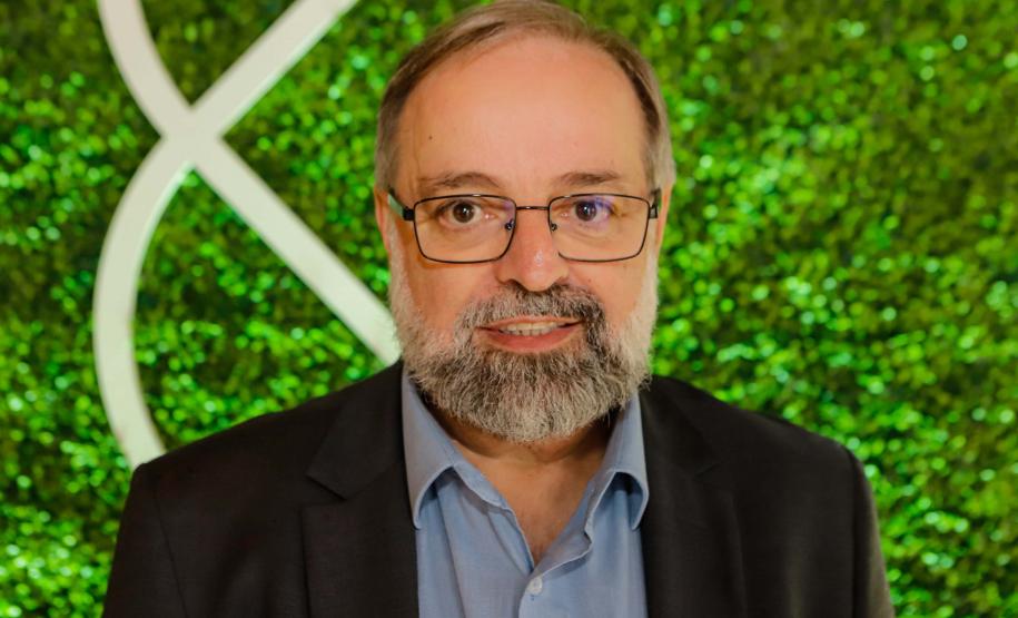 Governador assina acordo com Castrolanda para criação de Parque Tecnológico do Agroleite