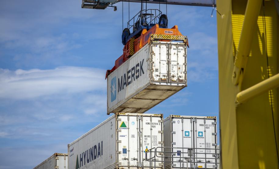 Exportações de soja, açúcar, combustíveis e frango batem recorde no Paraná em 2024