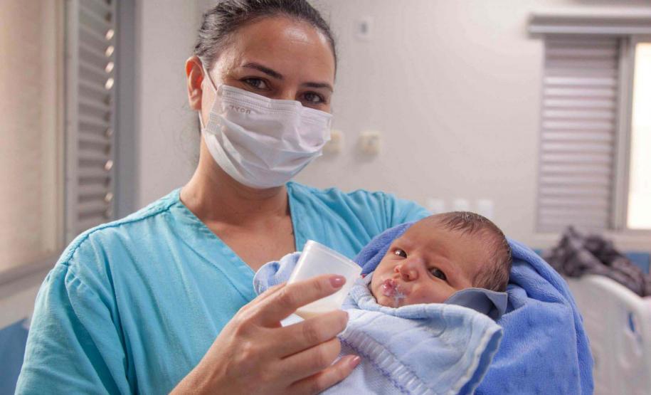 Rede de aleitamento materno e hospitais certificados ajudam milhares de bebês todos os anos - A Secretaria de Estado da Saúde (Sesa) possui a Rede Estadual de Bancos de Leite Humano, que atualmente conta com 15 bancos de leite humano (BLH) e 15 postos de coleta (PCLH) em todo Estado