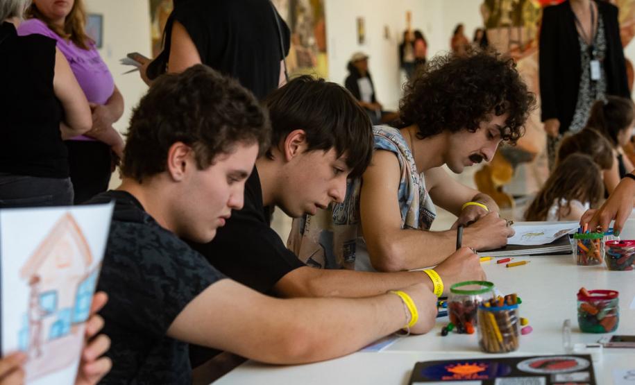 Museu de Arte Contemporânea do Paraná (MAC Paraná) - Ocupação – O MAC Paraná convida o público a apresentar propostas educativas, artísticas ou de pesquisa para ocupar a Sala Aberta – um espaço destinado a atividades que aproximam os visitantes do museu -