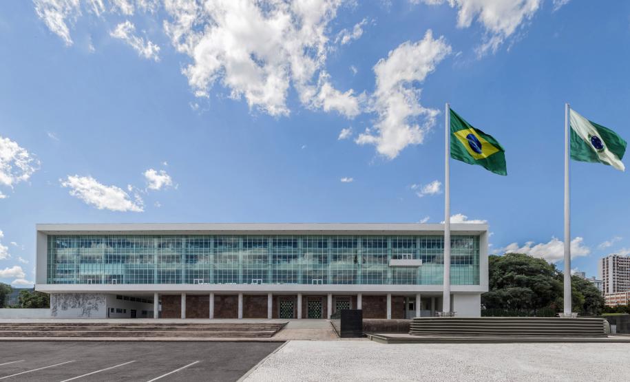 Dívida em queda, receita em alta: como o Paraná se tornou o 3º estado com melhores contas