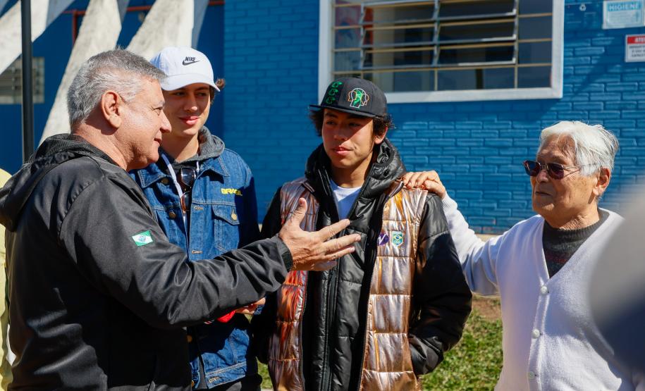 Bronze em Paris, Japinha ganha o carinho dos pequenos skatistas no Ginásio do Tarumã