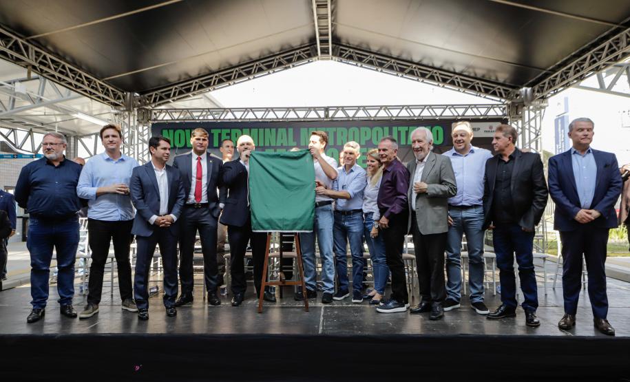 Ratinho Junior inaugura novo terminal metropolitano de São José dos Pinhais