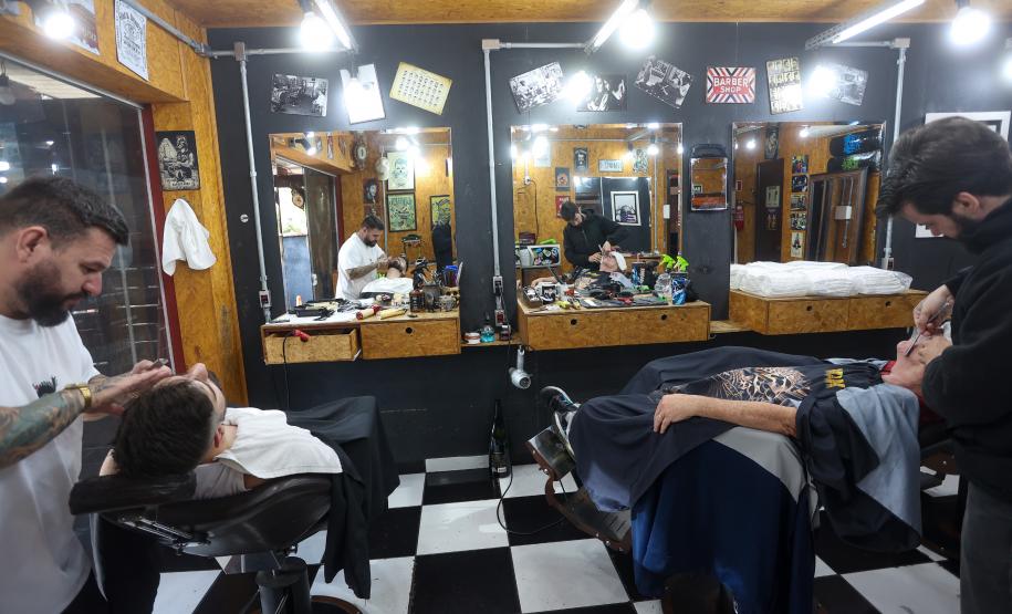 Serviços e turismo do Paraná crescem acima da média nacional no 1º semestre