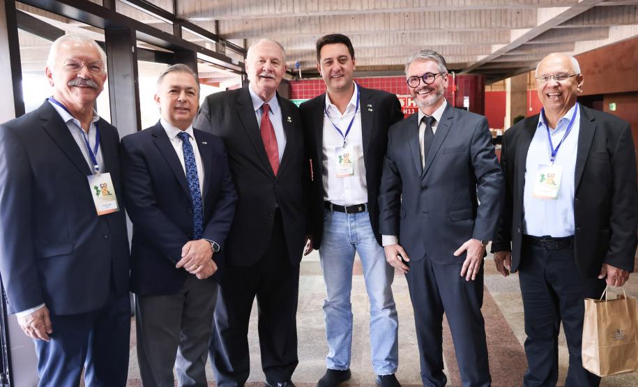 O governador Carlos Massa Ratinho Junior participou nesta quinta-feira (1º) da reunião do Conselho de Desenvolvimento e Integração Sul (Codesul), em Campo Grande (MS).
