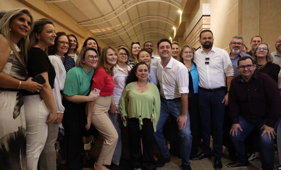 O governador Carlos Massa Ratinho Junior assinou nesta quinta-feira (22) a liberação de R$ 220 milhões para melhorar a estrutura das escolas da rede estadual do Paraná.