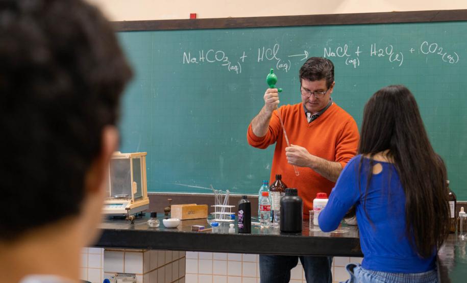 Termina nesta segunda (26) prazo de inscrição para PSS de professores da rede estadual do Paraná