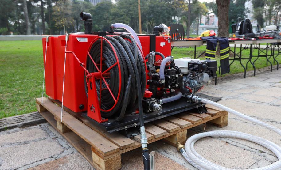 O governador Carlos Massa Ratinho Junior anunciou nesta terça-feira (10) investimento de R$ 21 milhões para ações de combate a incêndios florestais no Paraná.