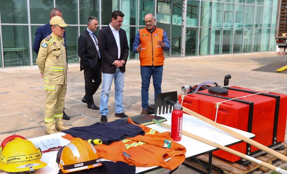 O governador Carlos Massa Ratinho Junior anunciou nesta terça-feira (10) investimento de R$ 21 milhões para ações de combate a incêndios florestais no Paraná.