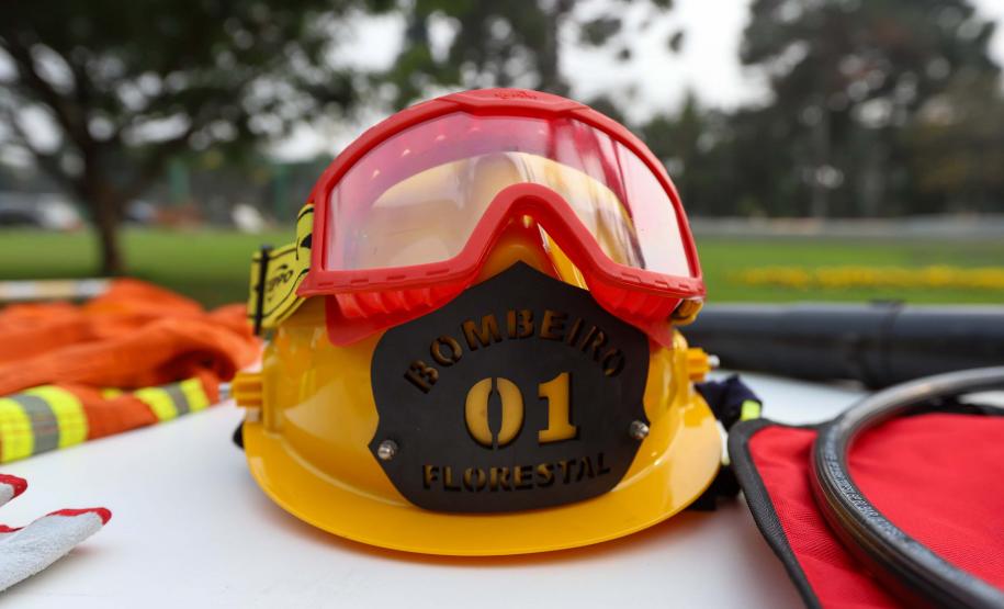 O governador Carlos Massa Ratinho Junior anunciou nesta terça-feira (10) investimento de R$ 21 milhões para ações de combate a incêndios florestais no Paraná.