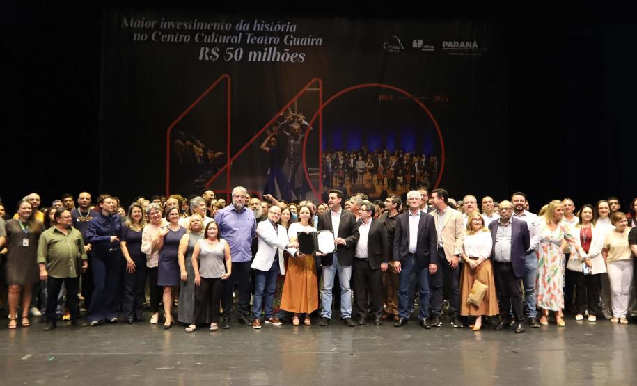 O governador Carlos Massa Ratinho Junior anuncia nesta quinta-feira (12) o repasse R$ 50 milhões para reforma, revitalização, adequação e modernização da estrutura do teatro, além da aquisição de novos equipamentos e instrumentos para Orquestra Sinfônica do Paraná