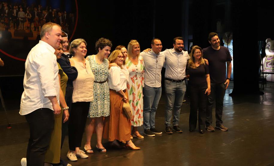 O governador Carlos Massa Ratinho Junior anuncia nesta quinta-feira (12) o repasse R$ 50 milhões para reforma, revitalização, adequação e modernização da estrutura do teatro, além da aquisição de novos equipamentos e instrumentos para Orquestra Sinfônica do Paraná