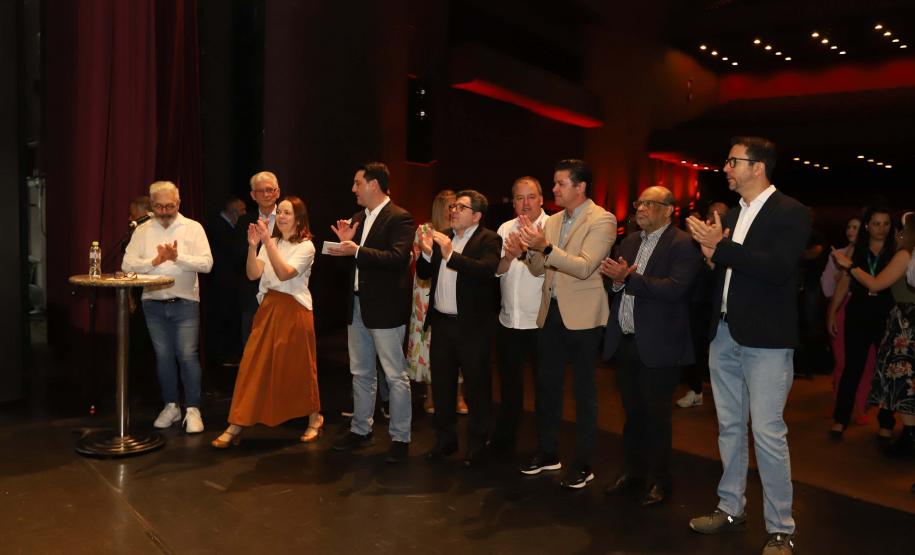 O governador Carlos Massa Ratinho Junior anuncia nesta quinta-feira (12) o repasse R$ 50 milhões para reforma, revitalização, adequação e modernização da estrutura do teatro, além da aquisição de novos equipamentos e instrumentos para Orquestra Sinfônica do Paraná