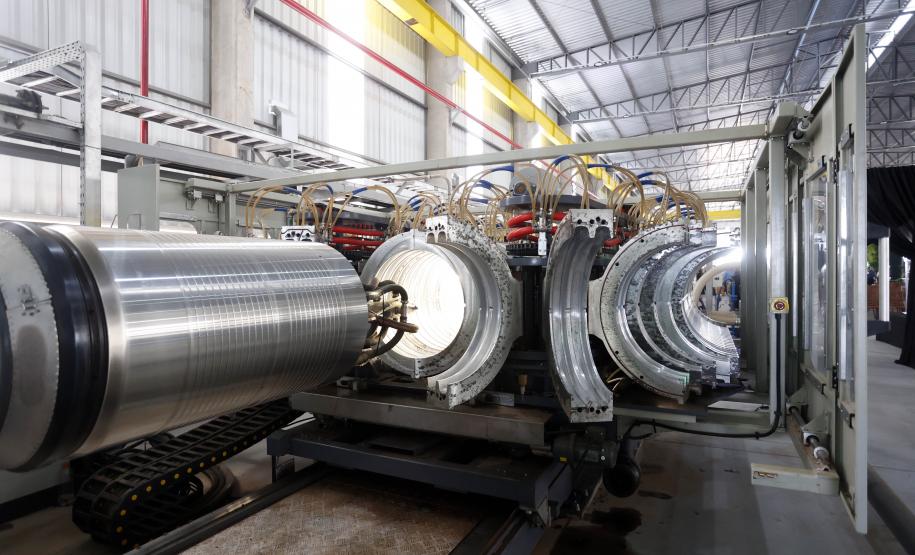 Cristalpet, empresa mexicana voltada à produção de embalagens de polietileno tereftalato (PET), vai abrir uma nova unidade industrial em Ponta Grossa com apoio do programa Paraná Competitivo.