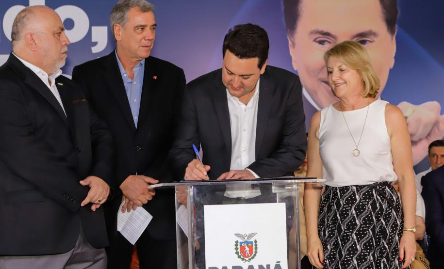 Em parceria com AACD, governador anuncia Complexo de Reabilitação Silvio Santos