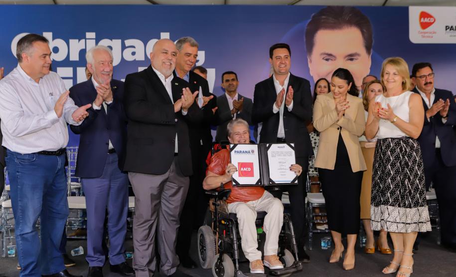 Em parceria com AACD, governador anuncia Complexo de Reabilitação Silvio Santos