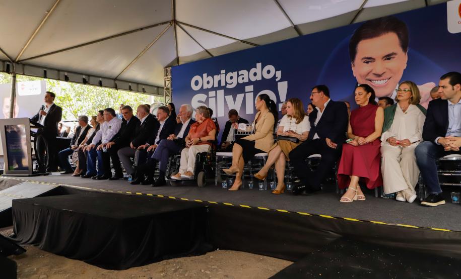 Em parceria com AACD, governador anuncia Complexo de Reabilitação Silvio Santos