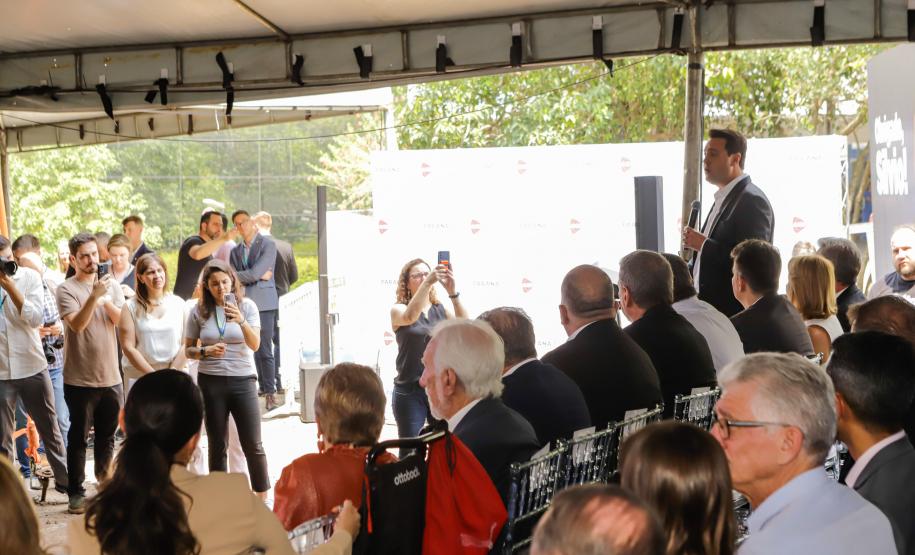 Em parceria com AACD, governador anuncia Complexo de Reabilitação Silvio Santos