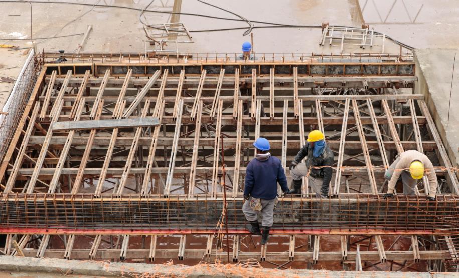 Agências do Trabalhador têm 21,2 mil vagas abertas; Curitiba e Cascavel lideram as ofertas