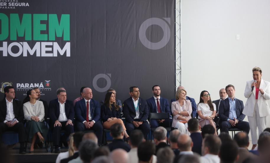 Governador lança projeto de conscientização masculina para combater violência contra a mulher