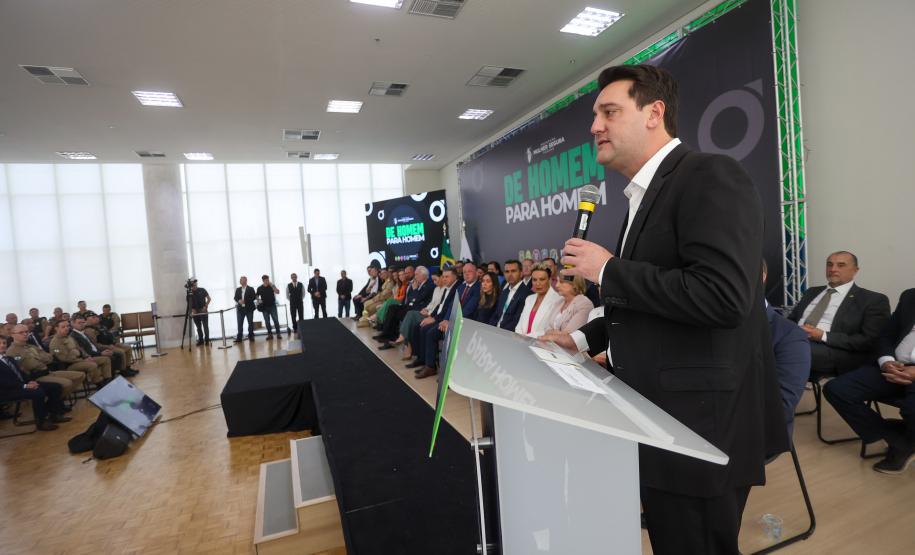 Governador lança projeto de conscientização masculina para combater violência contra a mulher