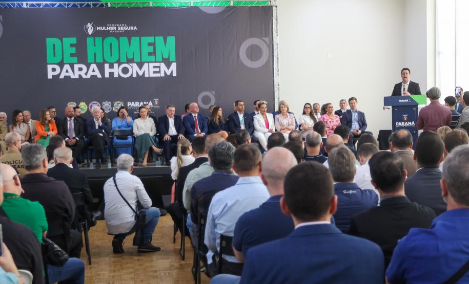 Governador lança projeto de conscientização masculina para combater violência contra a mulher