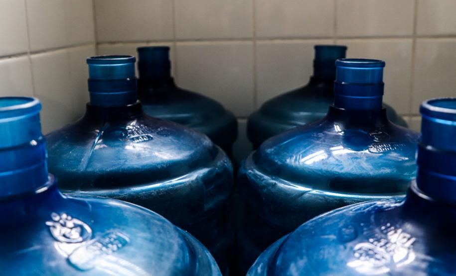 Indústria da água mineral movimentou R$ 242 milhões no Paraná em 2023