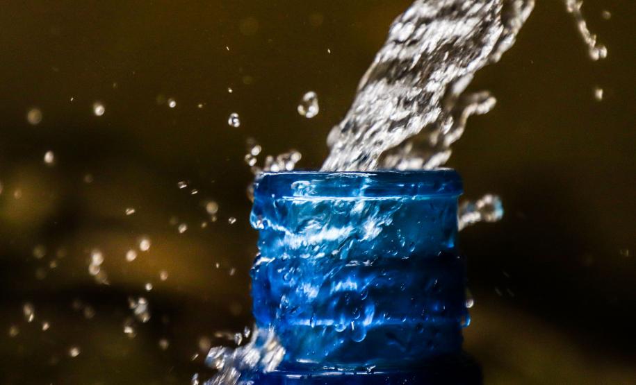 Indústria da água mineral movimentou R$ 242 milhões no Paraná em 2023