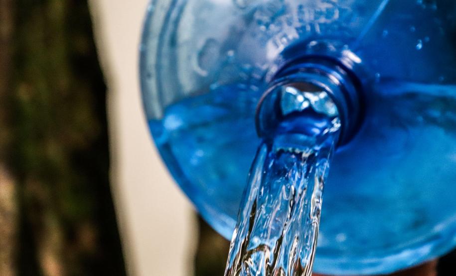 Indústria da água mineral movimentou R$ 242 milhões no Paraná em 2023