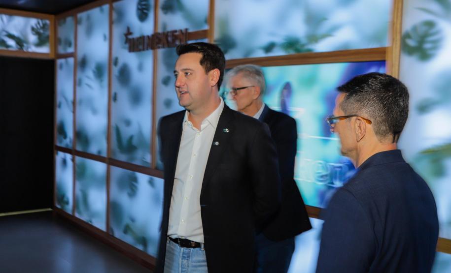 Ponta Grossa, 12 de setembro de 2024 - O governador Carlos Massa Ratinho Junior visita a fábrica da Heineken.