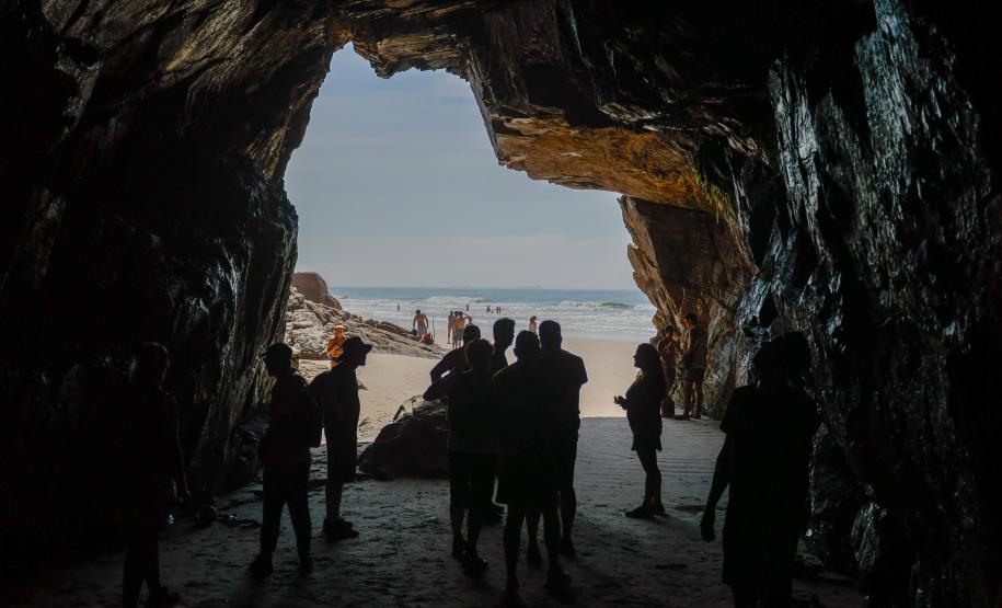 SEIL lança edital para contratar projetos e fabricar catamarãs para travessia da Ilha do Mel