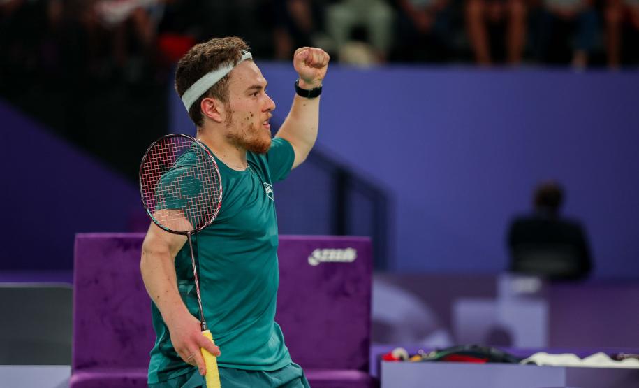 01.09.24 - Jogos Paralímpicos Paris 2024 - Badminton Paralimpico - Vitor Tavares - BRA x FRA, em Arena Porte de la Chapelle. Foto: Ana Patrícia Almeida/CPB @anapatricia.foto