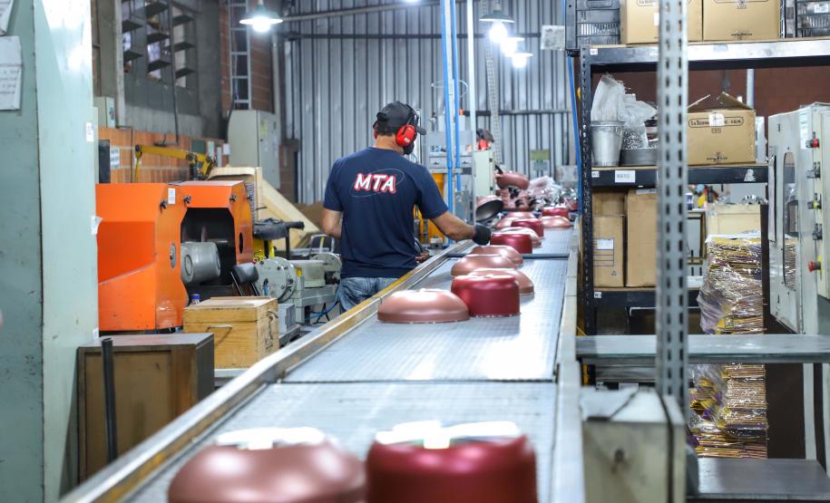 Número de desempregados no Paraná cai pela metade desde 2019