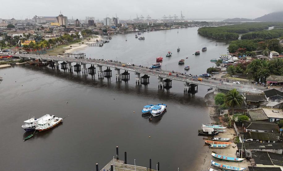 Governador inaugura ponte que liga Ilha dos Valadares ao centro de Paranaguá