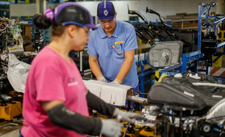 De janeiro a julho, geração de emprego para mulheres cresce 90% no Paraná