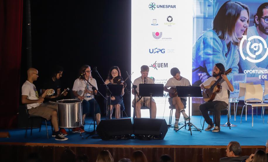 Estado viabiliza com o Google qualificação em IA para alunos das universidades estaduais