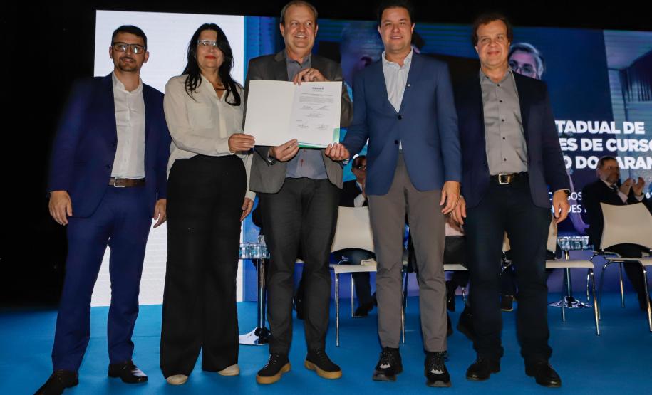 Estado viabiliza com o Google qualificação em IA para alunos das universidades estaduais