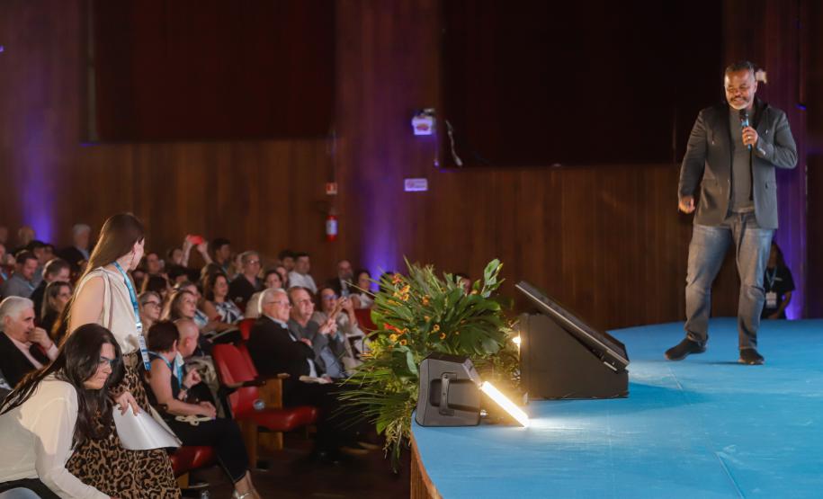 Estado viabiliza com o Google qualificação em IA para alunos das universidades estaduais