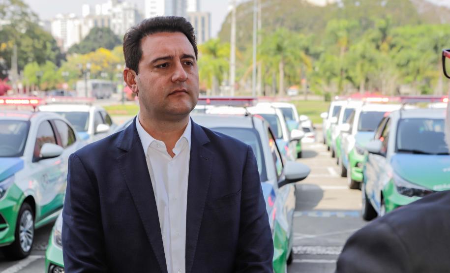 Curitiba, 23 de setembro de 2024 - O governador Carlos Massa Ratinho Junior realiza a entrega de veículos destinados ao serviço de transporte de órgãos.